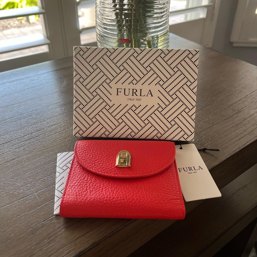 Furla sleek bifold wallet